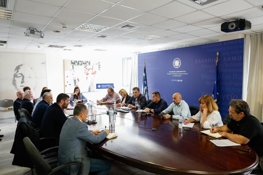 Ζαχαράκη σε ΔΟΕ: «Καμία υπαναχώρηση για την αξιολόγηση» - Δεσμεύθηκε για 10.000 νέους διορισμούς το καλοκαίρι