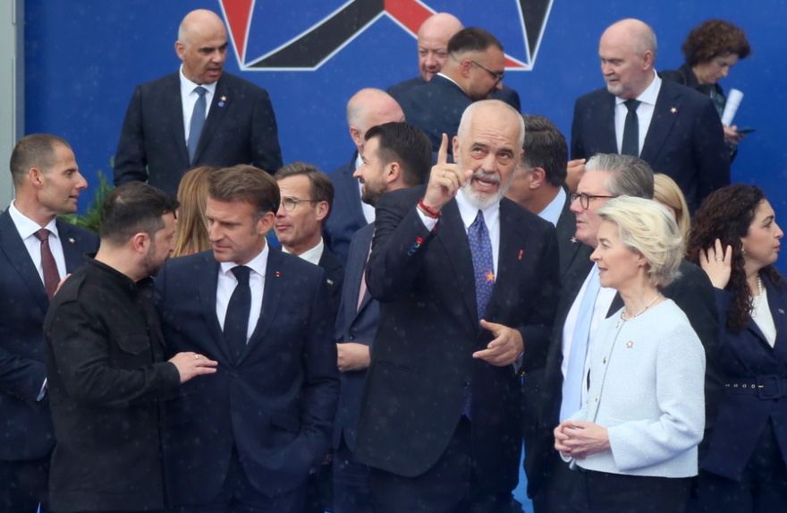 Η... φιλοξενία του Ράμα στους Ευρωπαίους ηγέτες: Τους μεταμόρφωσε σε μωρά με τη βοήθεια της τεχνητής νοημοσύνης - Δείτε βίντεο