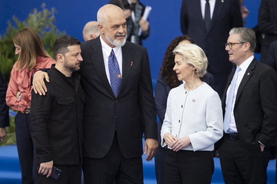 Η... φιλοξενία του Ράμα στους Ευρωπαίους ηγέτες: Τους μεταμόρφωσε σε μωρά με τη βοήθεια της τεχνητής νοημοσύνης - Δείτε βίντεο