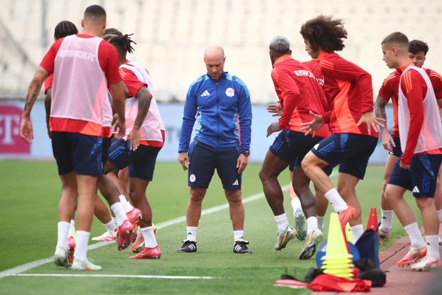 Ολυμπιακός: Η τελευταία προπόνηση στο ΟΑΚΑ πριν τον τελικό του Κυπέλλου - Εκτός αποστολής ο Κωστούλας