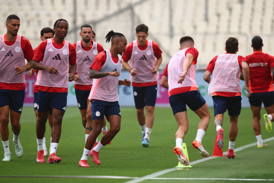 Ολυμπιακός: Η τελευταία προπόνηση στο ΟΑΚΑ πριν τον τελικό του Κυπέλλου - Εκτός αποστολής ο Κωστούλας