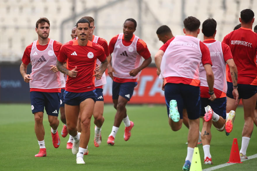 Ολυμπιακός: Η τελευταία προπόνηση στο ΟΑΚΑ πριν τον τελικό του Κυπέλλου - Εκτός αποστολής ο Κωστούλας