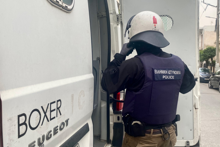 Επιχείρηση της Δίωξης Οργανωμένου Εγκλήματος για ναρκωτικά στις εργατικές της Αγίας Βαρβάρας agia-varvara__2_