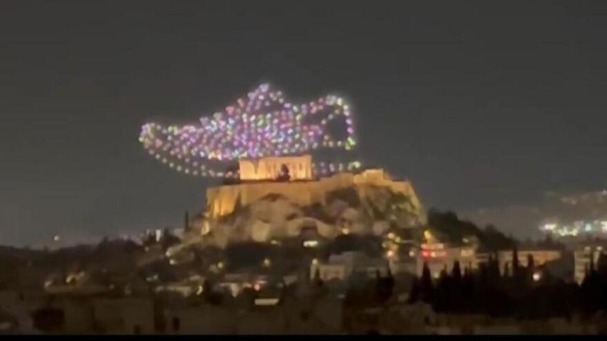 Τα drones και οι ευθύνες για το παπούτσι πάνω από την Ακρόπολη - Οι διαφορές με το σόου στη συναυλία της Βίσση