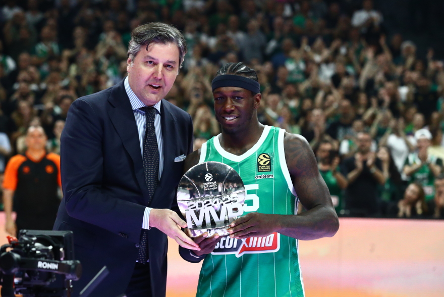Euroleague: Ναν και Βεζένκοφ μοιράστηκαν τα βραβεία MVP και ετοιμάζονται για την τελική μάχη στο Άμπου Ντάμπι