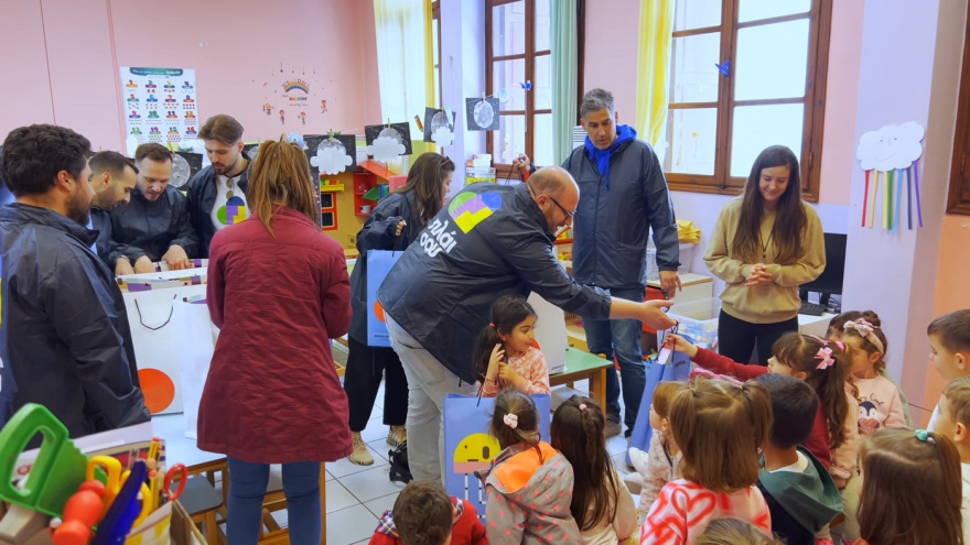 Η Πλαίσιο και η +πλεύση εξοπλίζουν σχολεία ακριτικών νησιών