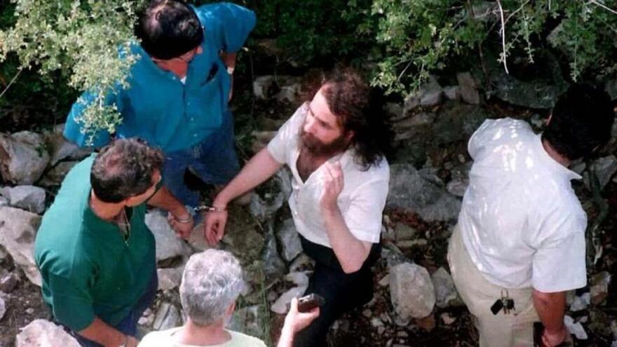 Θεόφιλος Σεχίδης: Όταν ο «μακελάρης της Θάσου» σκότωσε και τεμάχισε την οικογένειά του - Πώς κάλυψαν το έγκλημα τα ΜΜΕ των 90ς