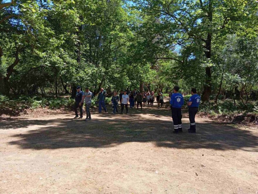 Χιλιάδες κόσμου περπατούν 20χλμ για τάμα στον Άγιο Ιωάννη Ρώσσο
