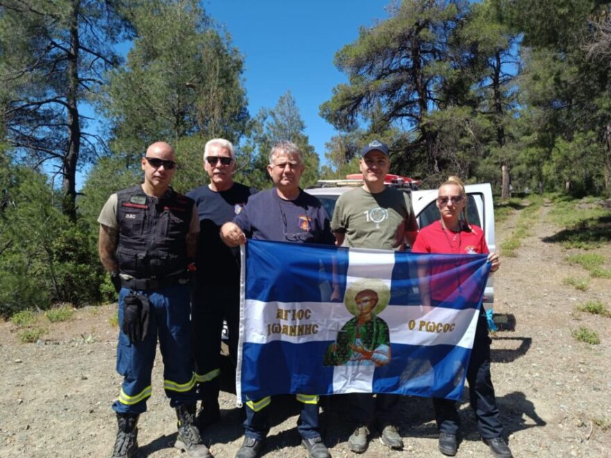 Χιλιάδες κόσμου περπατούν 20χλμ για τάμα στον Άγιο Ιωάννη Ρώσσο
