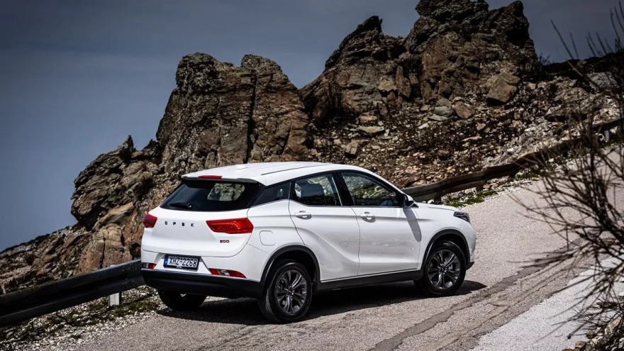 DFSK 500: Το προσιτό SUV που σου λύνει τα χέρια