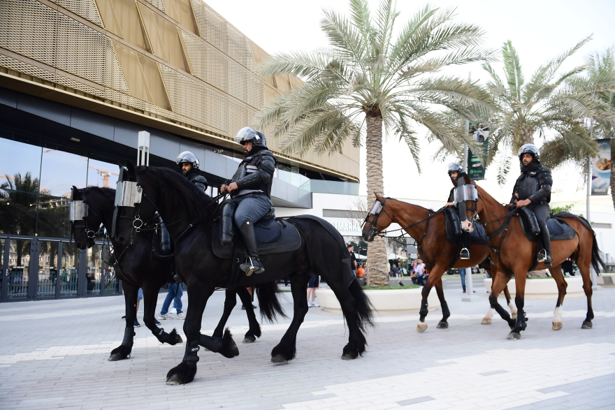 Άμπου Ντάμπι 2025: Αυξημένα μέτρα ασφαλείας έξω από το γήπεδο - Περιπολίες με άλογα - Φωτογραφίες 