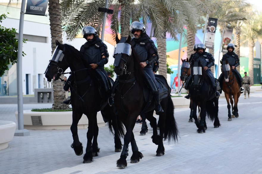 Άμπου Ντάμπι 2025: Αυξημένα μέτρα ασφαλείας έξω από το γήπεδο - Περιπολίες με άλογα - Φωτογραφίες 