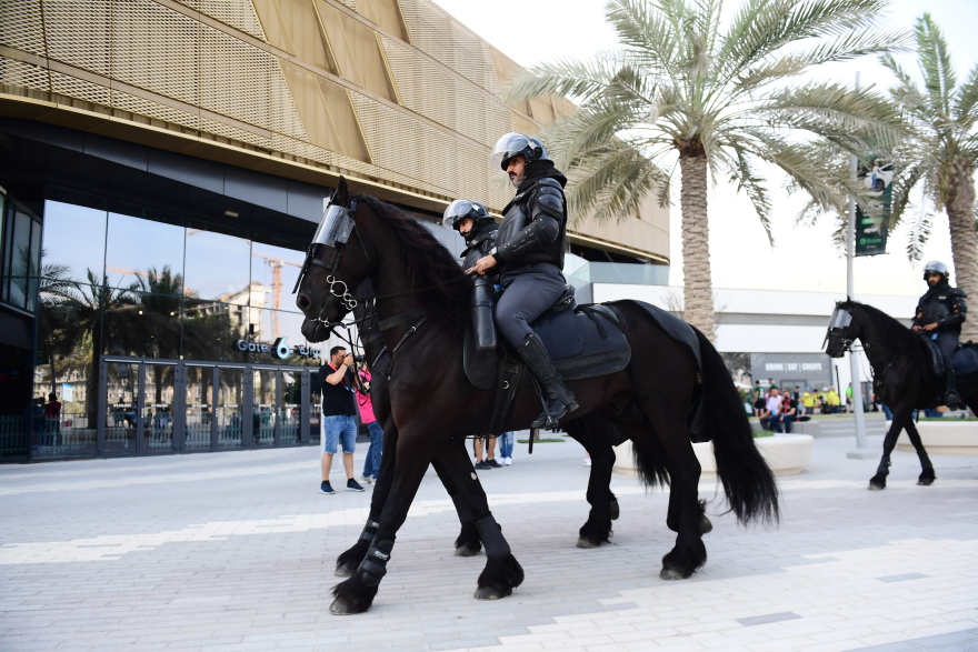 Άμπου Ντάμπι 2025: Αυξημένα μέτρα ασφαλείας έξω από το γήπεδο - Περιπολίες με άλογα - Φωτογραφίες 