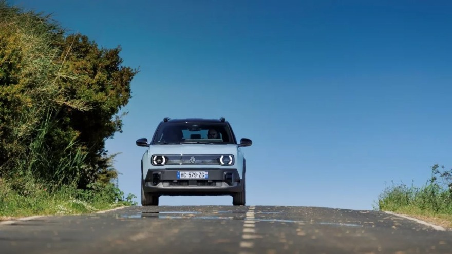 Οδηγούμε το νέο Renault 4 E-Tech Electric 
