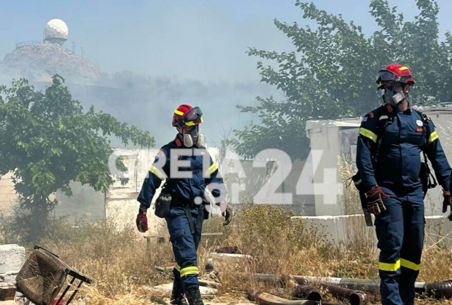 Ηράκλειο: Φωτιά σε καταυλισμό των Ρομά - Στο ίδιο σημείο είχε εκδηλωθεί πυρκαγιά και πριν δυο μέρες