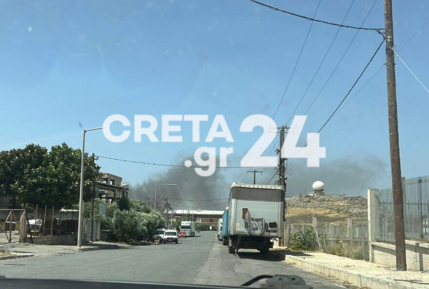 Ηράκλειο: Φωτιά σε καταυλισμό των Ρομά - Στο ίδιο σημείο είχε εκδηλωθεί πυρκαγιά και πριν δυο μέρες