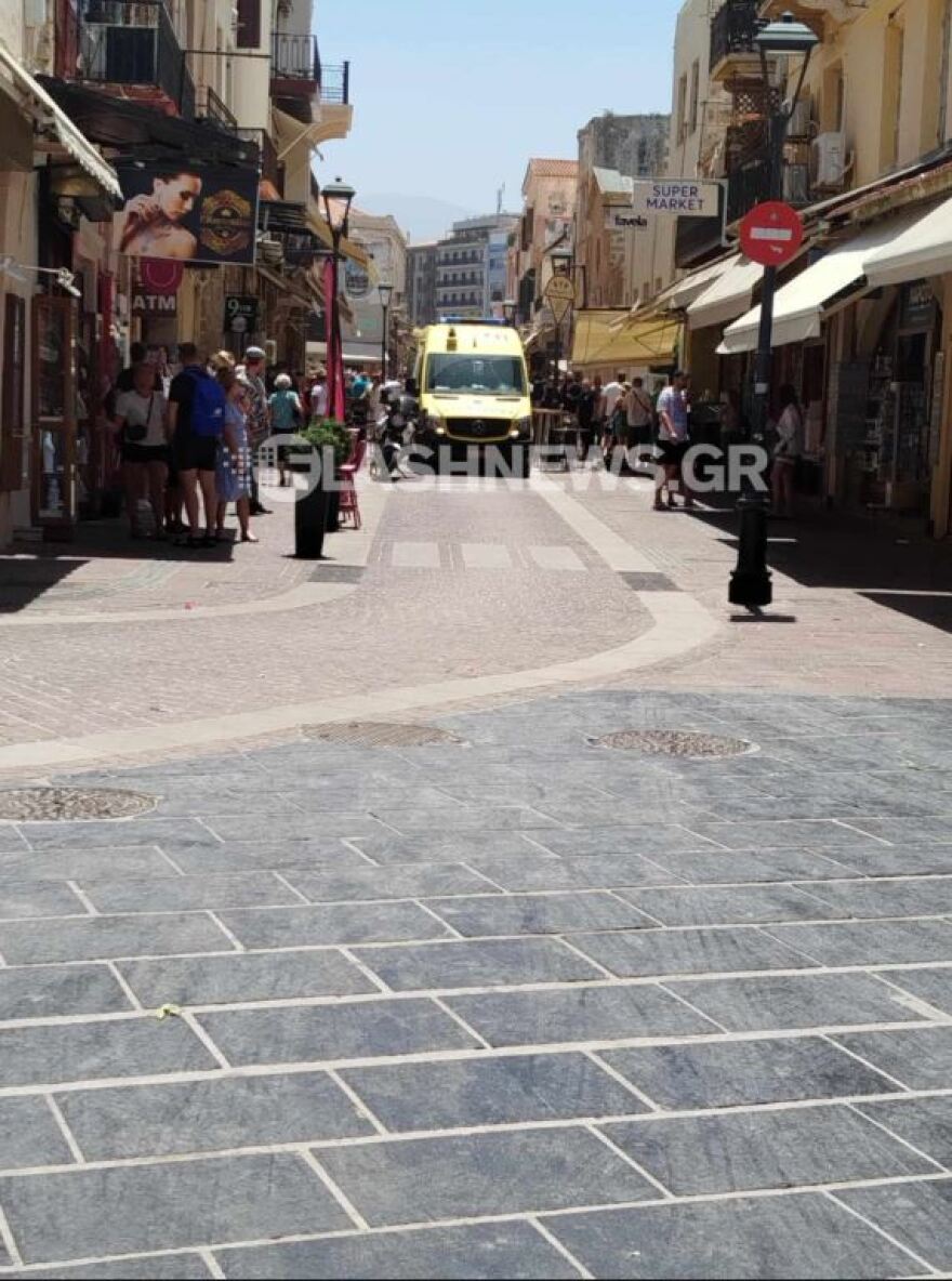 Πήλινη γλάστρα έπεσε πάνω σε τουρίστρια στα Χανιά, διακομίστηκε στο νοσοκομείο – Δείτε φωτογραφίες
