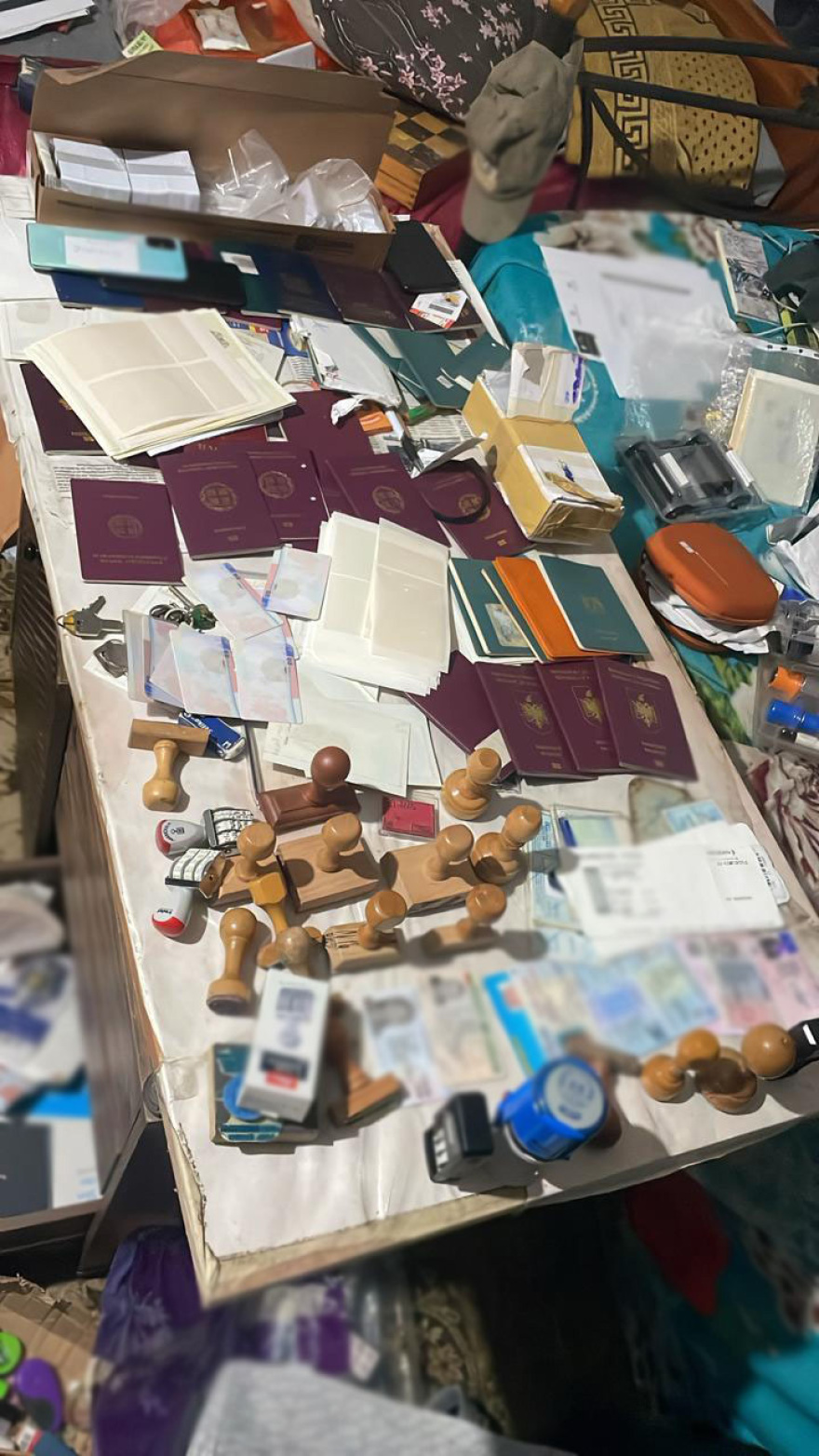 Εξαρθρώθηκε εγκληματική οργάνωση που πλαστογραφούσε έγγραφα και διακινούσε παράνομα μετανάστες - 23 συλλήψεις