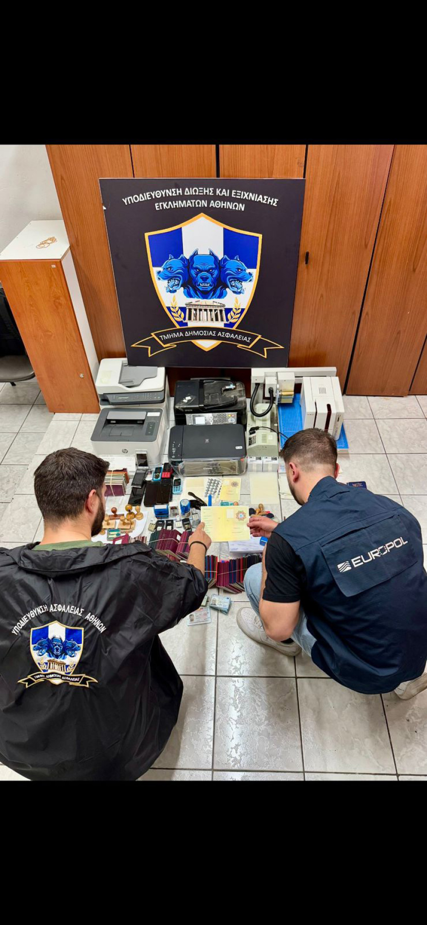Εξαρθρώθηκε εγκληματική οργάνωση που πλαστογραφούσε έγγραφα και διακινούσε παράνομα μετανάστες - 23 συλλήψεις