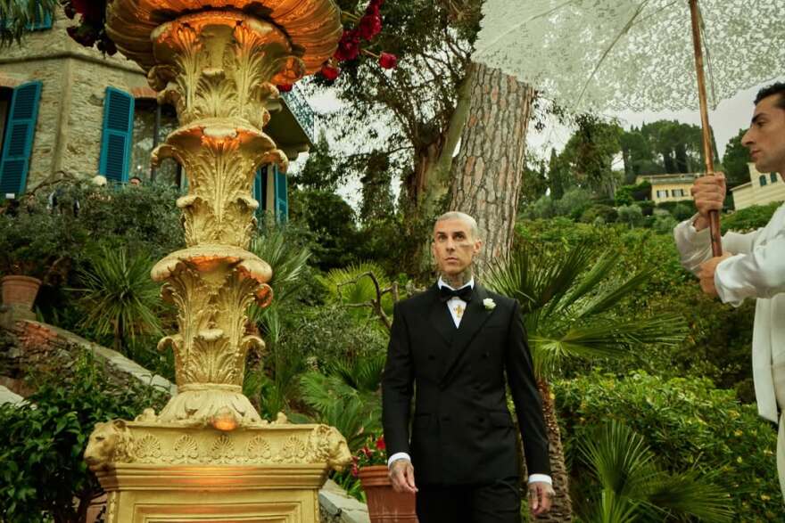 Η Κόρτνεϊ Καρντάσιαν και ο Τράβις Μπάρκερ γιορτάζουν την τρίτη τους επέτειο - Οι αδημοσίευτες φωτογραφίες από τον γάμο τους