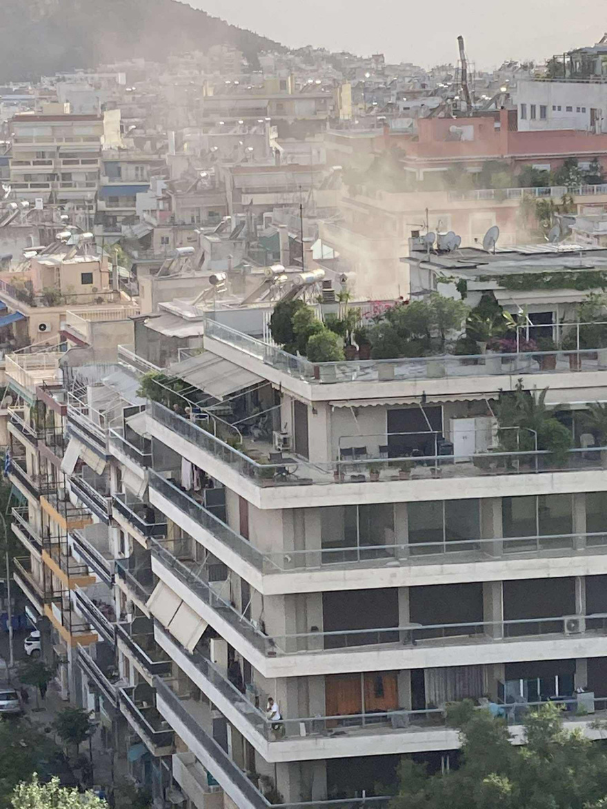 Κατασβέστηκε η φωτιά που ξέσπασε σε διαμέρισμα στη Λουίζης Ριανκούρ - Δείτε φωτογραφίες