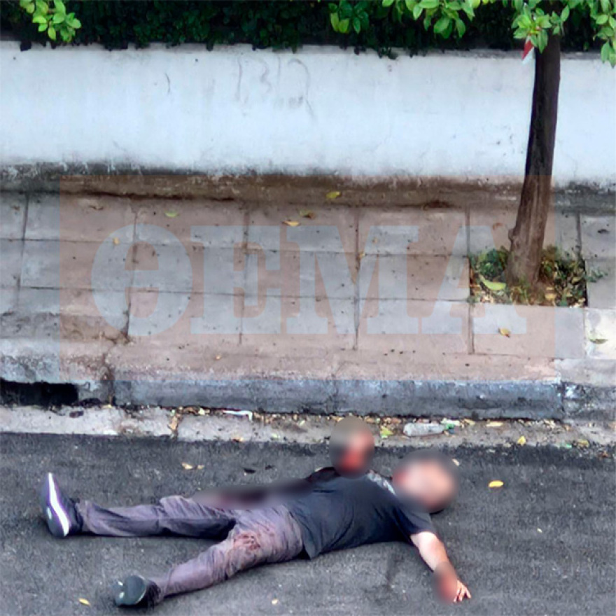 Βίντεο: Η στιγμή που ο 49χρονος βγαίνει από το αυτοκίνητο και σωριάζεται στο έδαφος μετά την παράσυρση των τριών γυναικών στο Χαλάνδρι
