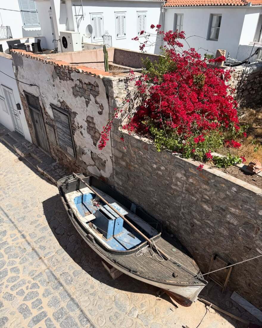 Η Ηλιάνα Παπαγεωργίου ξεκίνησε τις καλοκαιρινές της διακοπές - Τα στιγμιότυπα στην Ύδρα Η Ηλιάνα Παπαγεωργίου ξεκίνησε τις καλοκαιρινές της διακοπές - Τα στιγμιότυπα στην Ύδρα