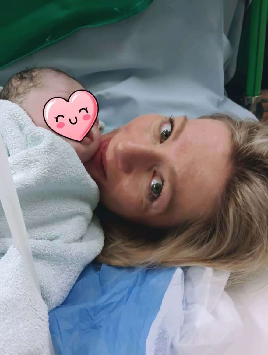 Ελένη Χαμπέρη: Πήρε εξιτήριο - «Κάποιες στιγμές δεν περιγράφονται με λόγια» δήλωσε για τον ερχομό της κόρης της