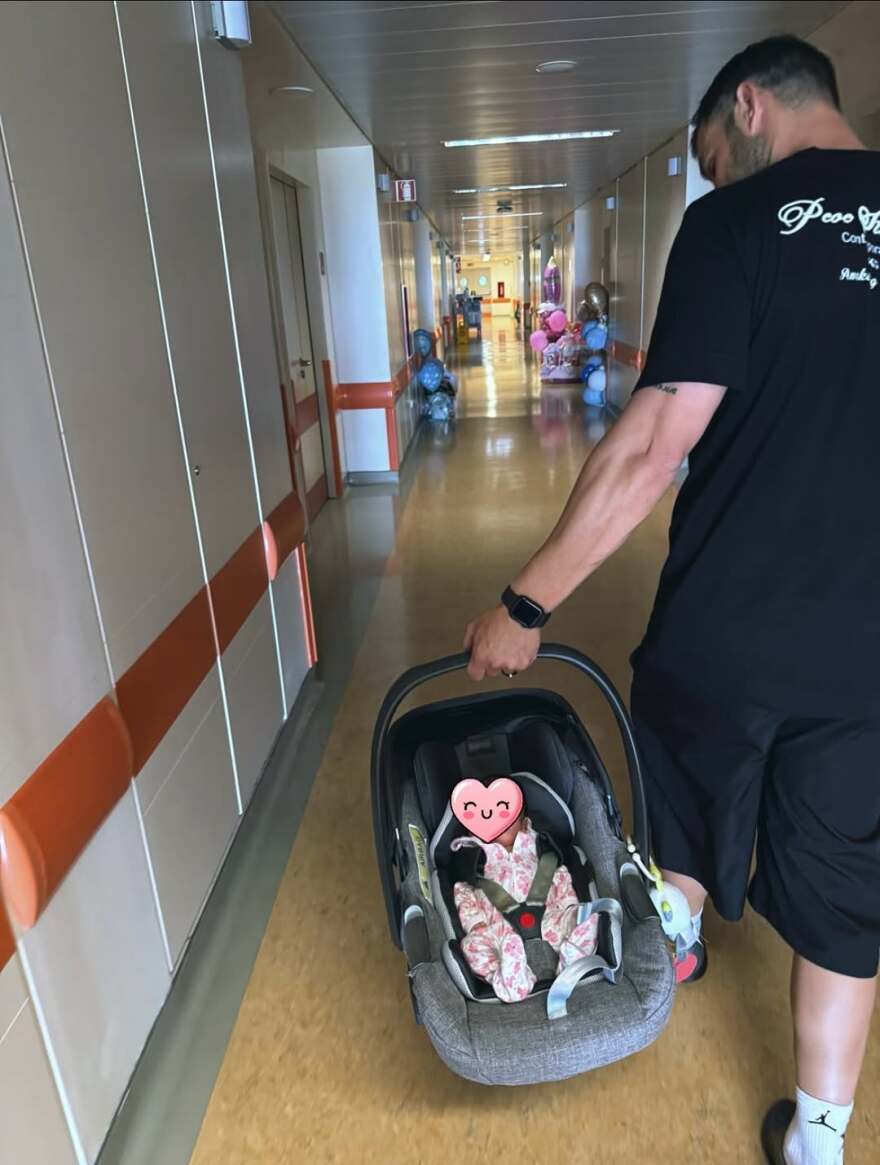 Ελένη Χαμπέρη: Πήρε εξιτήριο - «Κάποιες στιγμές δεν περιγράφονται με λόγια» δήλωσε για τον ερχομό της κόρης της