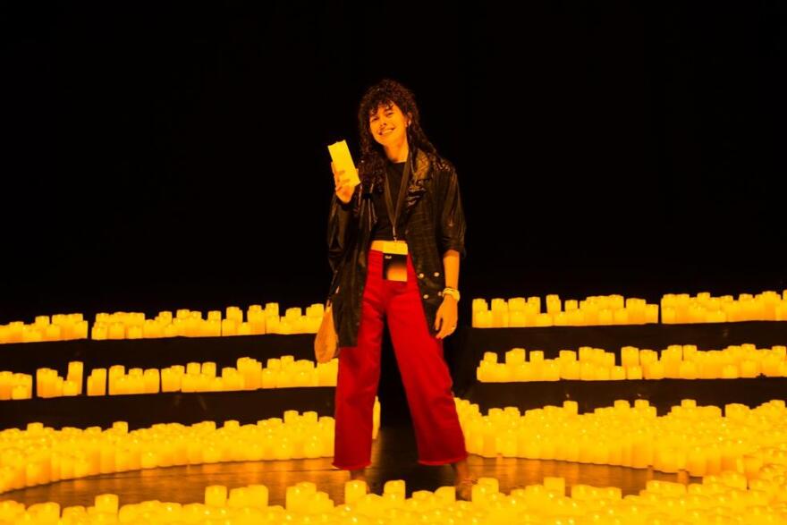 Candlelight: Το φωτεινό μουσικό φαινόμενο που κατακτά τον κόσμο