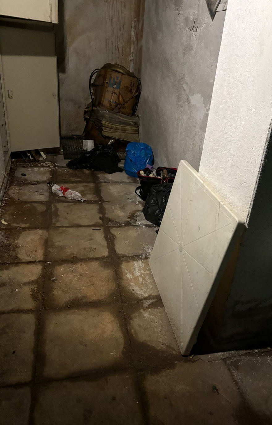 Εντοπίστηκαν δεκάδες μολότοφ σε υπόγειο του ΑΠΘ - Δείτε φωτογραφίες
