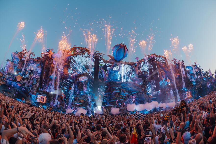 Tomorrowland 2025: Η απόλυτη glo up εμπειρία μπορεί να γίνει δική σου
