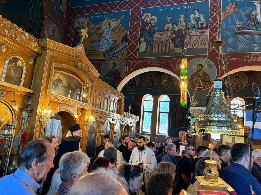 Τρίκαλα: Βουβός πόνος στην κηδεία του 30χρονου Στέφανου που πνίγηκε στη Λευκάδα