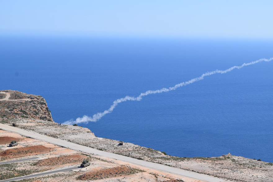 Βολές του Πυροβολικού με κατευθυνόμενα βλήματα  - Δείτε βίντεο και φωτογραφίες