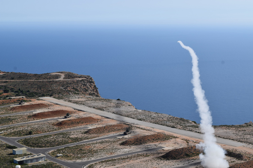 Βολές του Πυροβολικού με κατευθυνόμενα βλήματα  - Δείτε βίντεο και φωτογραφίες