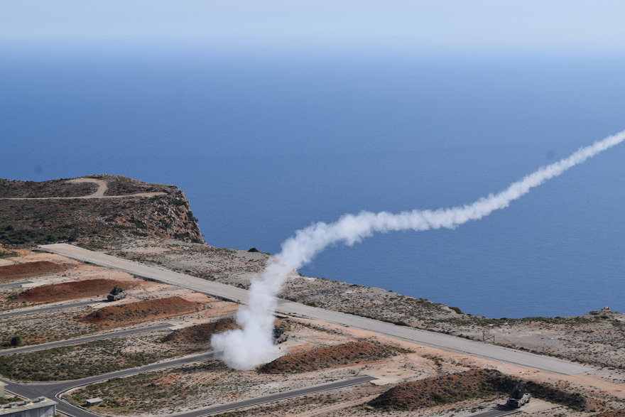 Βολές του Πυροβολικού με κατευθυνόμενα βλήματα  - Δείτε βίντεο και φωτογραφίες