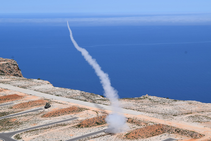 Βολές του Πυροβολικού με κατευθυνόμενα βλήματα  - Δείτε βίντεο και φωτογραφίες