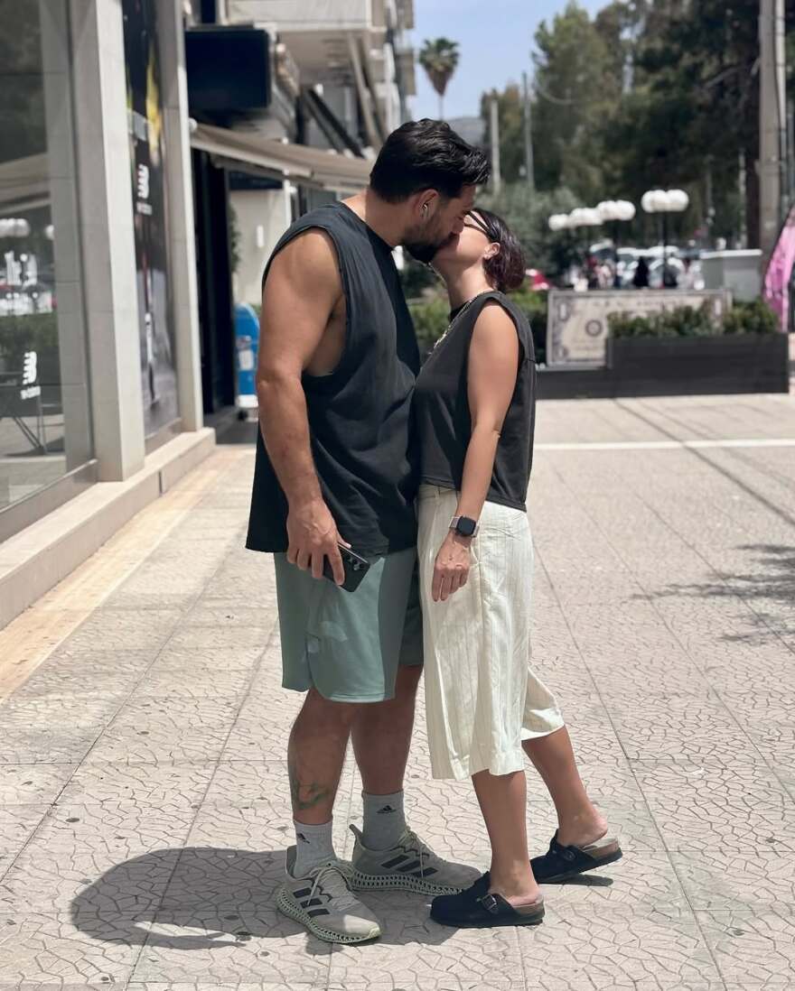 Σοφία Φαραζή: Το φιλί με τον σύζυγό της στο Instagram 