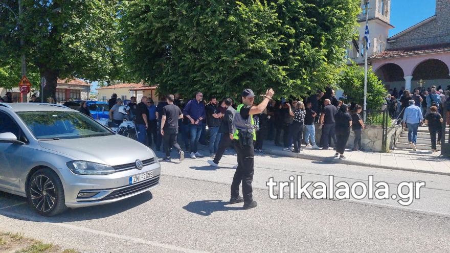 Τρίκαλα: Βουβός πόνος στην κηδεία του 30χρονου Στέφανου που πνίγηκε στη Λευκάδα