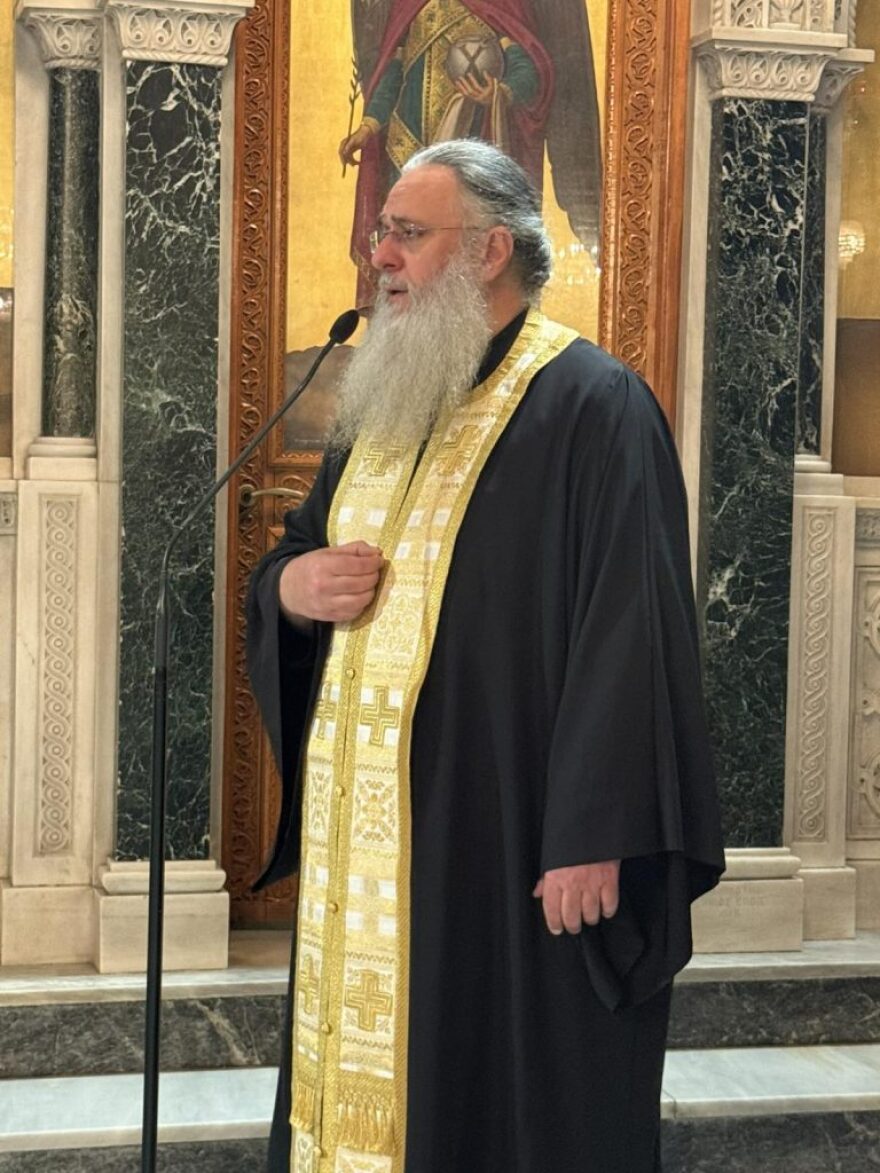 Δεκάδες μαθητές πήραν ευλογημένα στιλό στα Τρίκαλα, συμμετείχαν σε εκκλησιαστική παράκληση - Δείτε φωτογραφίες