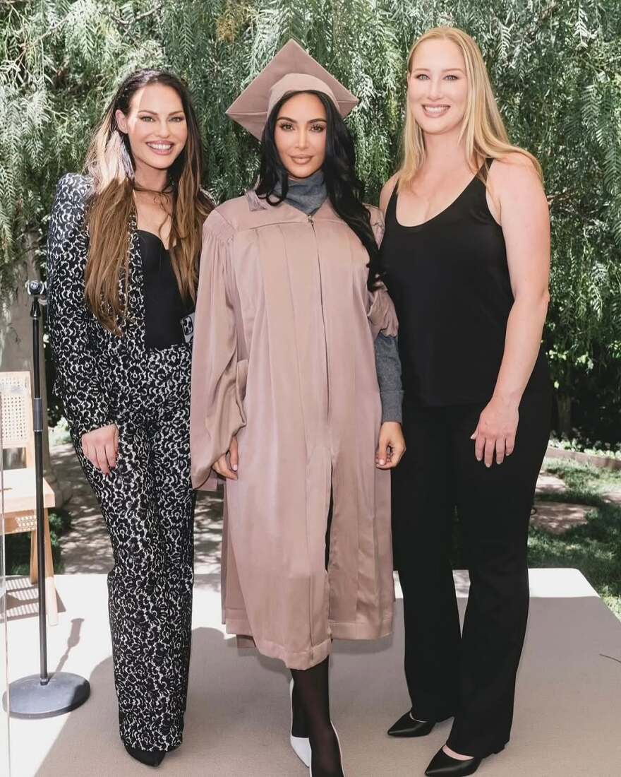 Κρις Τζένερ για την αποφοίτηση της Κιμ Καρντάσιαν από τη Νομική: Απέδειξες ότι ποτέ δεν είναι αργά να κυνηγήσεις τα όνειρά σου