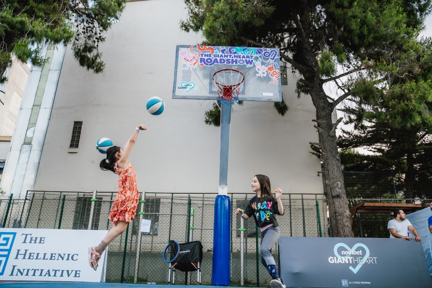 Το Giant Heart της Novibet φέρνει το μπάσκετ στον παλμό της πόλης