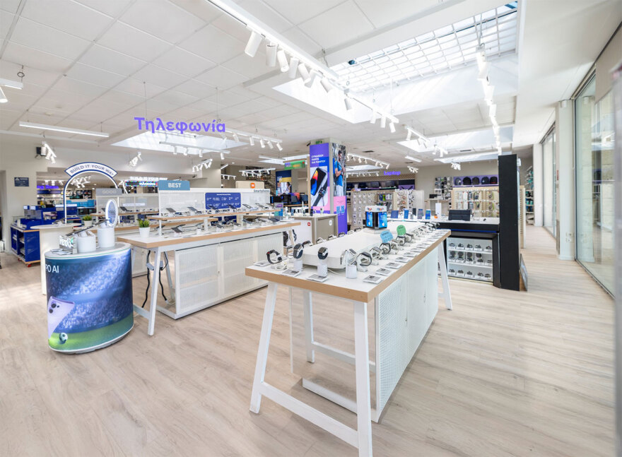 Η Πλαίσιο ανανεώνει το δίκτυο καταστημάτων της