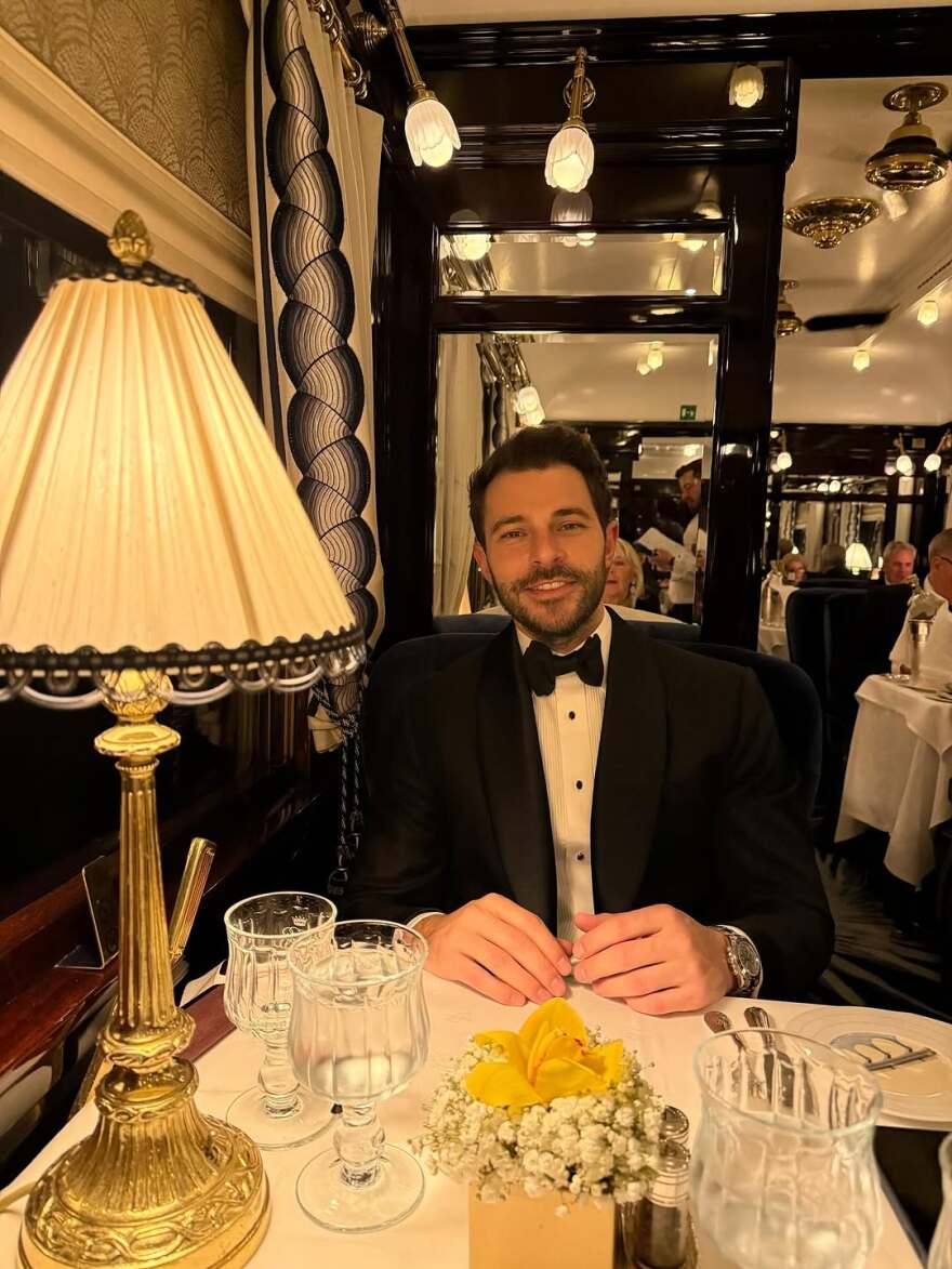 Ταξίδι πολυτελείας με το Orient Express για την ηθοποιό Χαντέ Ερτσέλ 
