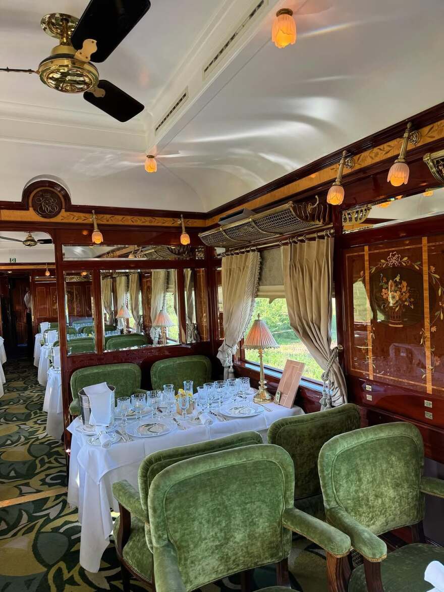 Ταξίδι πολυτελείας με το Orient Express για την ηθοποιό Χαντέ Ερτσέλ 
