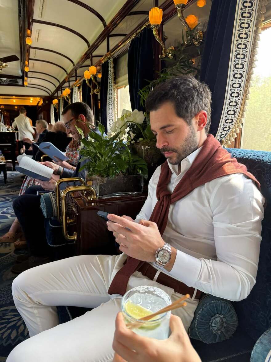 Ταξίδι πολυτελείας με το Orient Express για την ηθοποιό Χαντέ Ερτσέλ 
