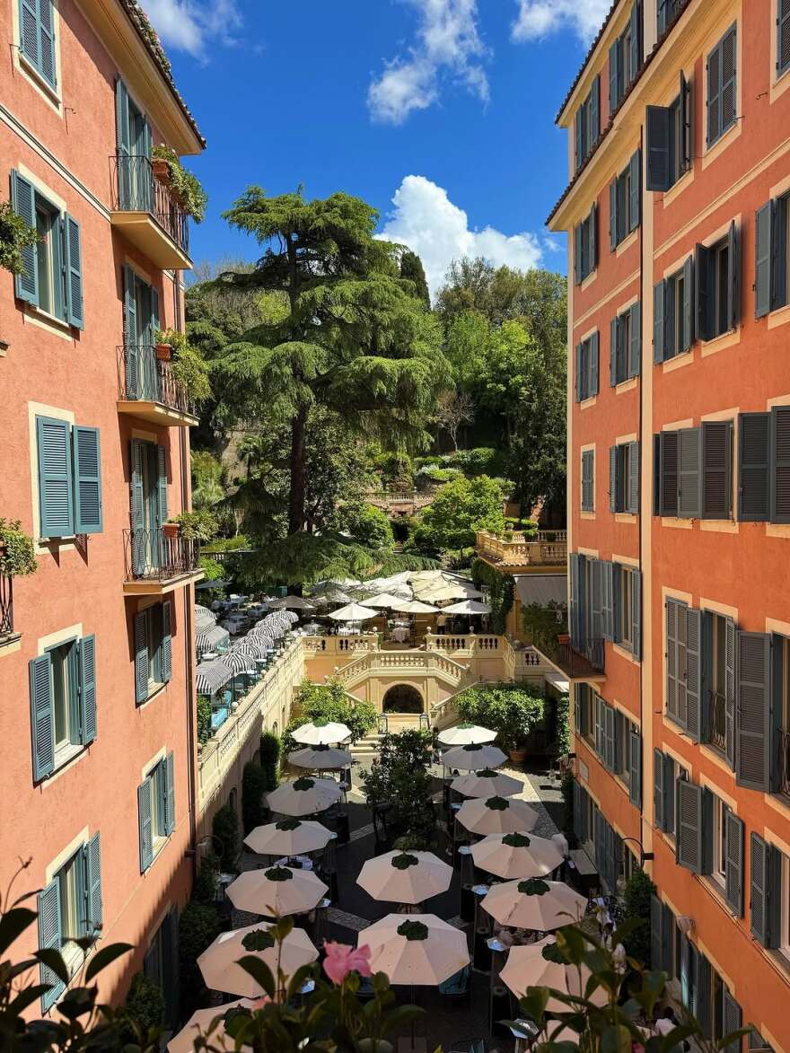 Ταξίδι πολυτελείας με το Orient Express για την ηθοποιό Χαντέ Ερτσέλ 
