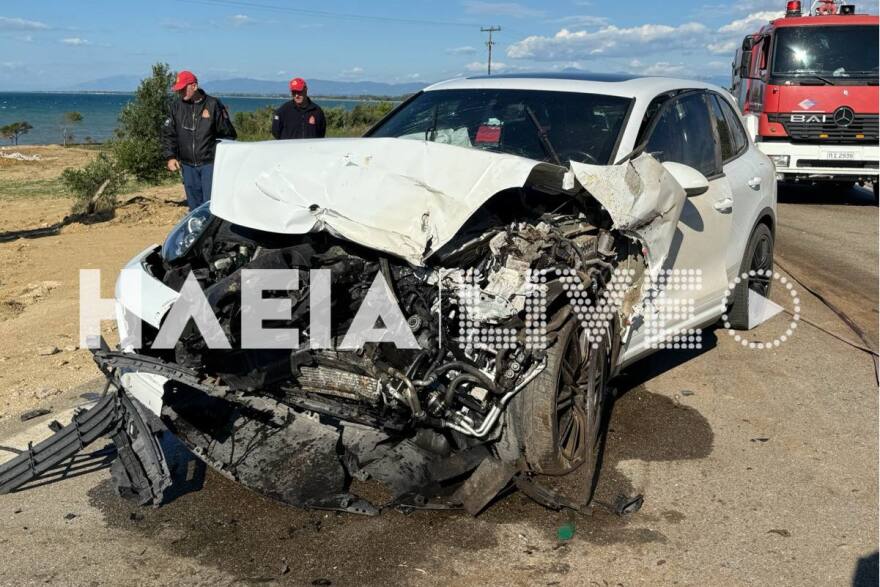 Τροχαίο στην Κυλλήνη: Τρεις τραυματίες μετά από σύγκρουση ΙΧ με τρακτέρ, δείτε βίντεο και φωτογραφίες