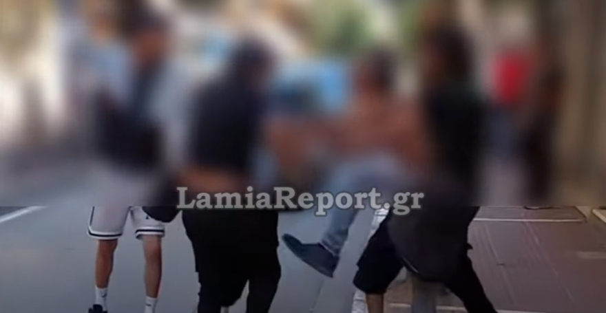 Αναστάτωση στη Λαμία: Βίαιο επεισόδιο ανάμεσα σε 4 Ρομά στο κέντρο της πόλης, δείτε φωτογραφίες