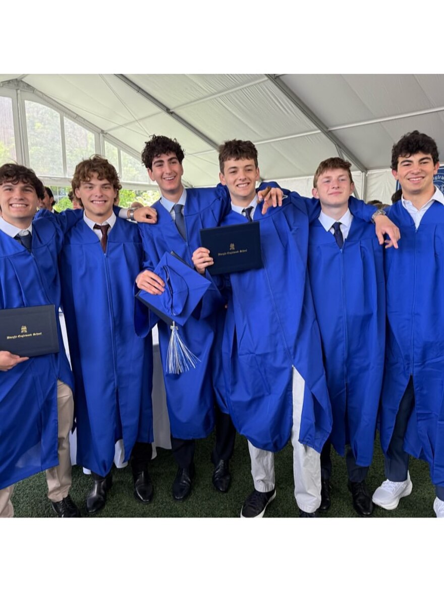 H ανάρτηση της Λίντα Εβαντζελίστα για την αποφοίτηση του γιου της: «Είμαι μια περήφανη μαμά»